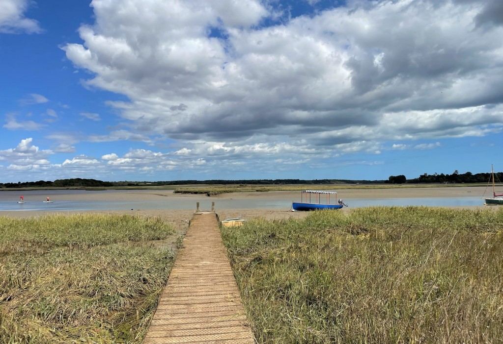 iken walk to snape maltings along the river alde suffolk days out