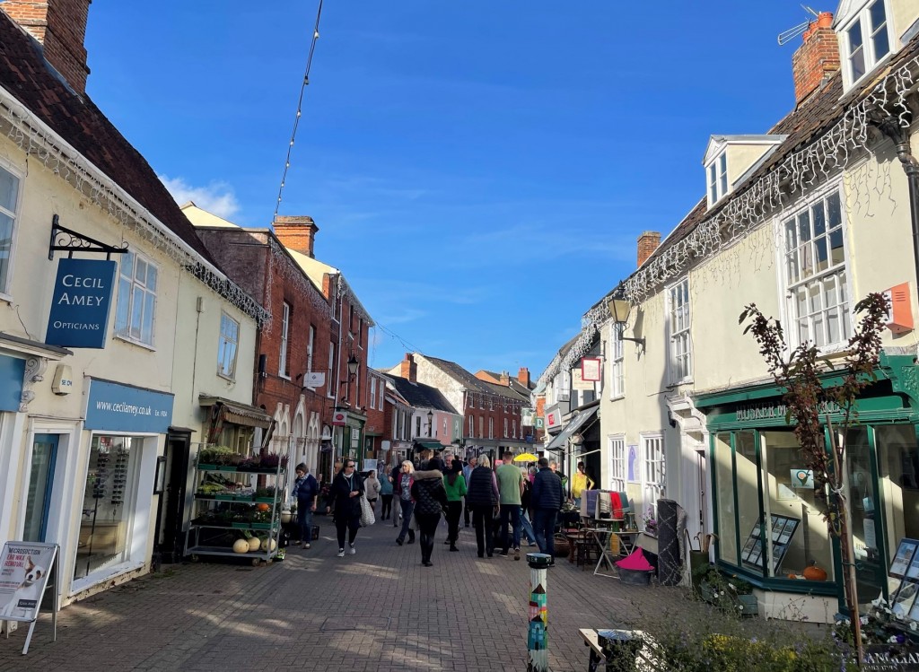 halesworth high street explore on a suffolk day out